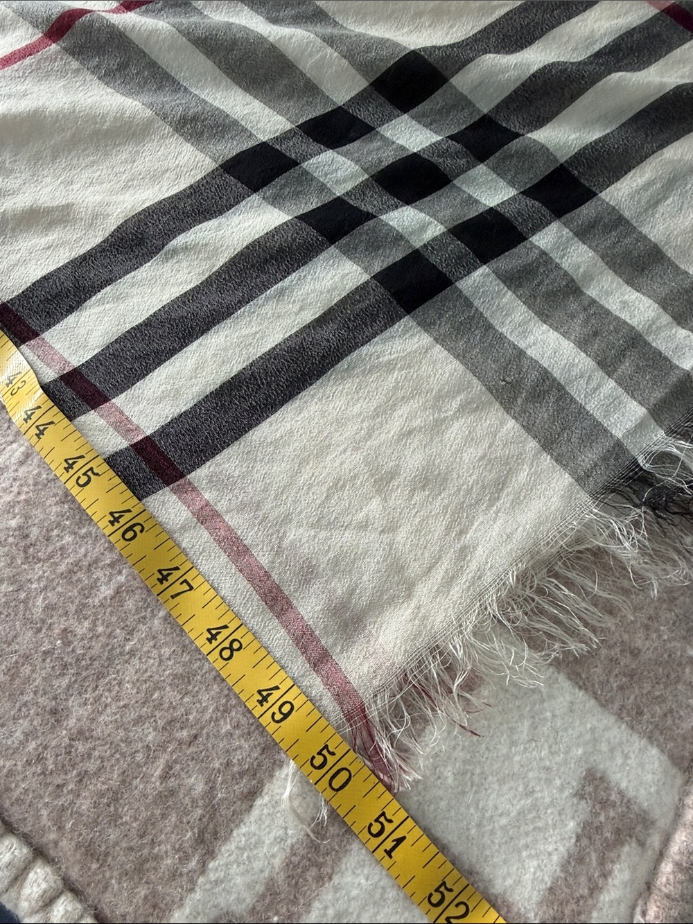Burberry Reversible Check Wool Silk Scar - Picture 6 of 7